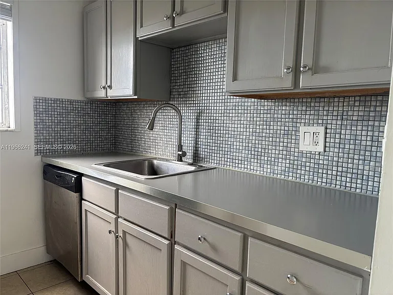 1701 Washington St #504 — Photo 10