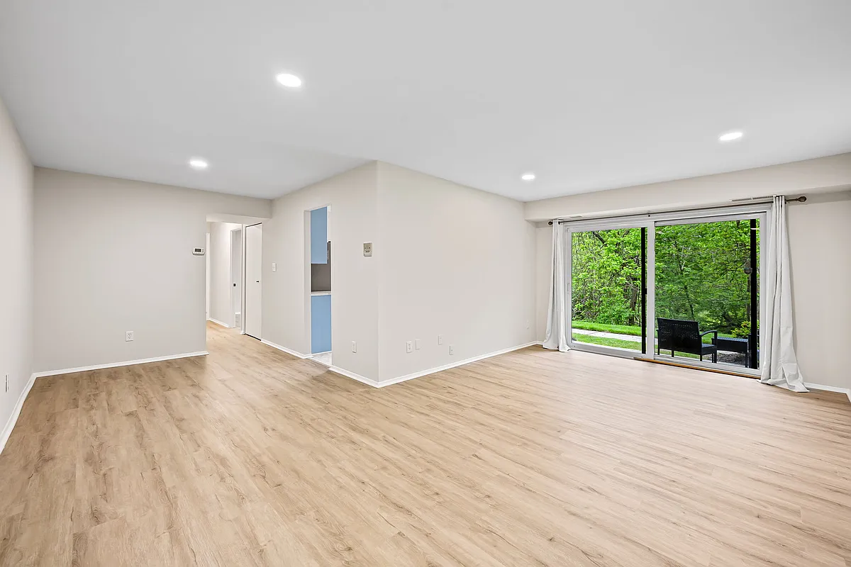 Building Photo - 1 Summit Hill Ct #T2