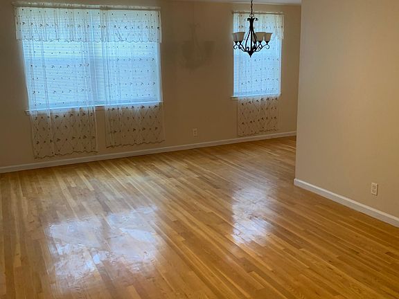 2nd image of 133 Cortelyou Ave APT 1