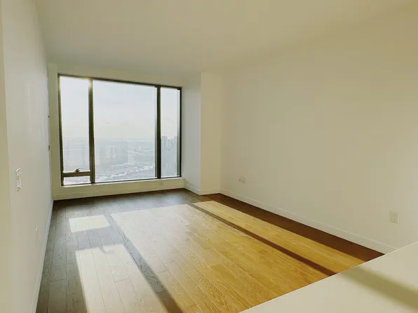 99 Hudson Street image 1 of 20