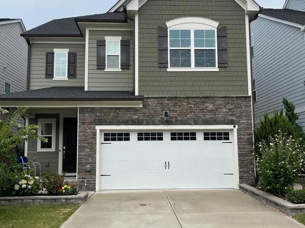 220 Baywind Dr, Cary, NC 27513