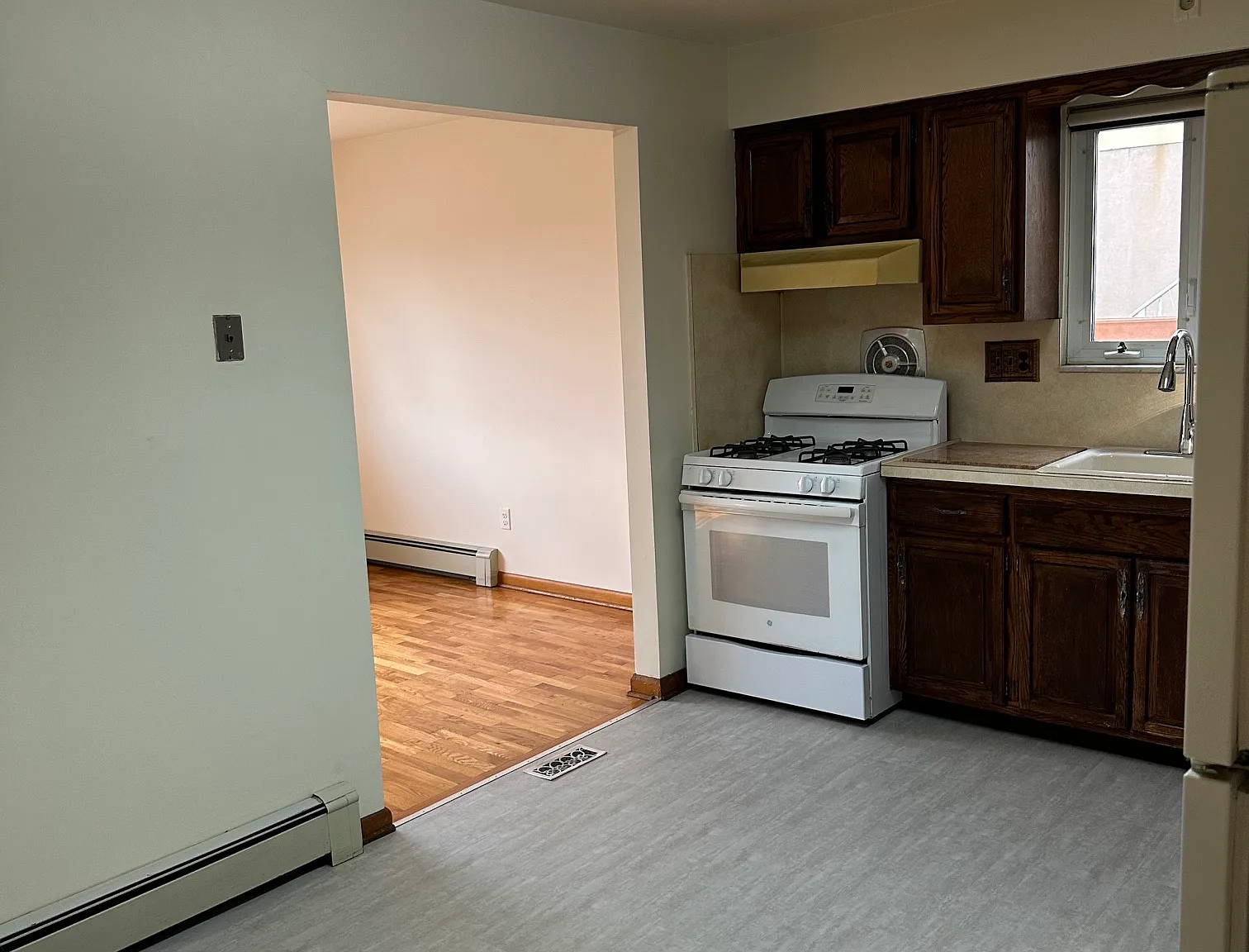 3 bed, $3,175 — Photo 3
