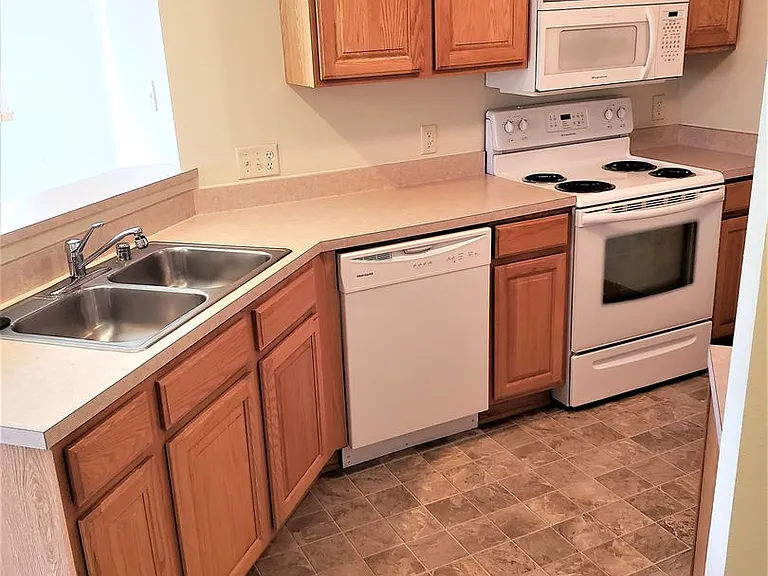 Prairie Crest Apartments — Photo 86