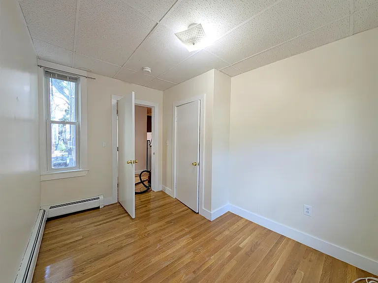 379 Windsor St — Photo 6