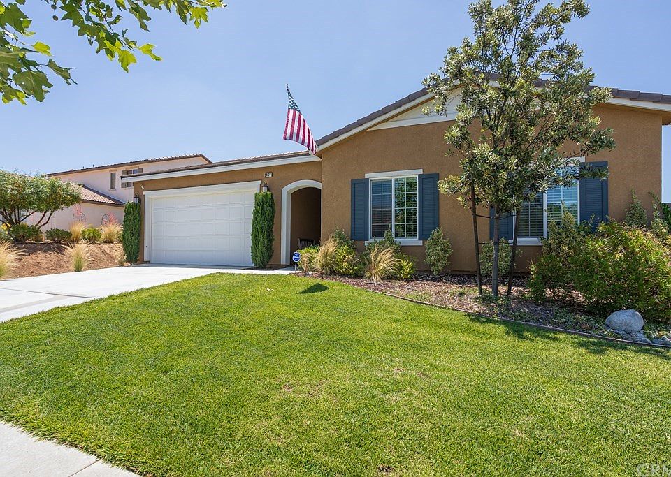 1st image of 34127 Hillside Dr