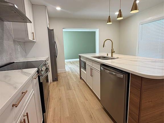4th image of 1908 51st Ave W