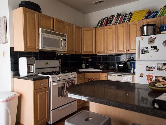 4th image of 1423 W Walton St Floor 1