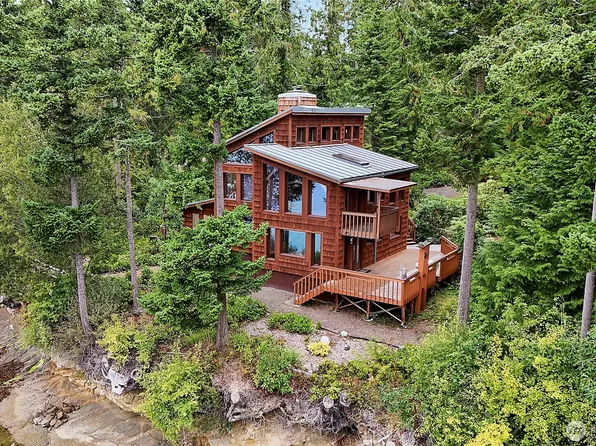 861 Griffith Point Road, Nordland, WA 98358