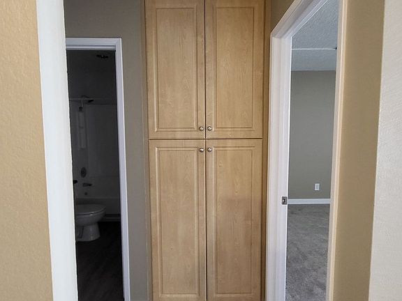 4th image of 652 Moss St #646-35