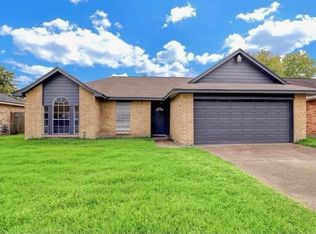 5029 Meadow Crest St, La Porte, TX 77571