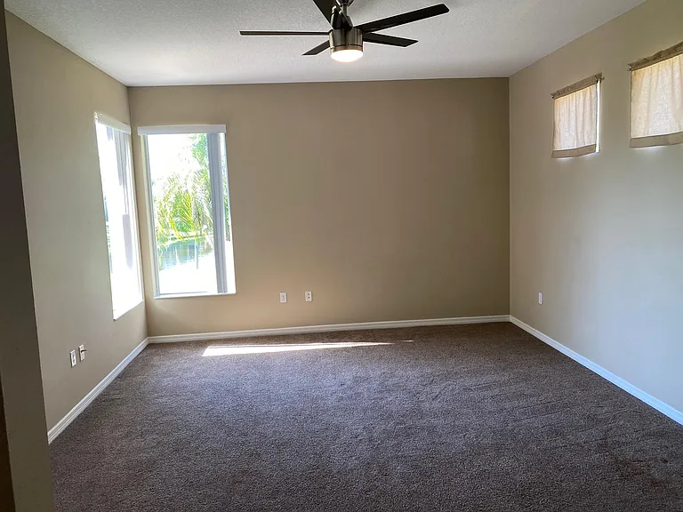 5723 Lexington Dr — Photo 7