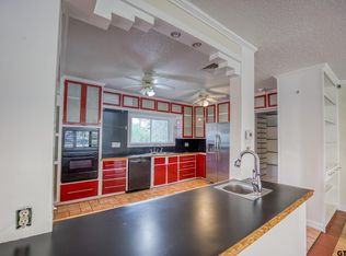 215 E Reagan St, Palestine, TX