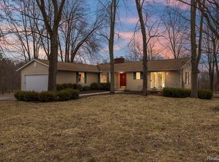 4800 N Burkhart Rd, Howell, MI 48855