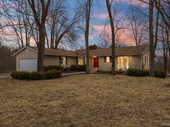 4800 N Burkhart Rd, Howell, MI 48855