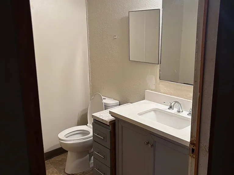 300 Hickory St — Photo 20