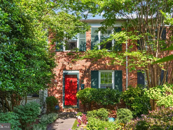 927 S Columbus St, Alexandria, VA 22314