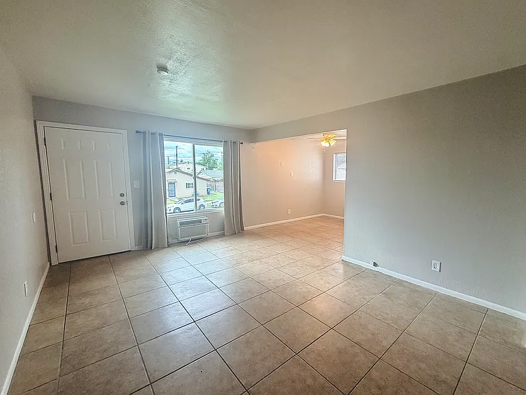 1548 N 11th Ave #D — Photo 3