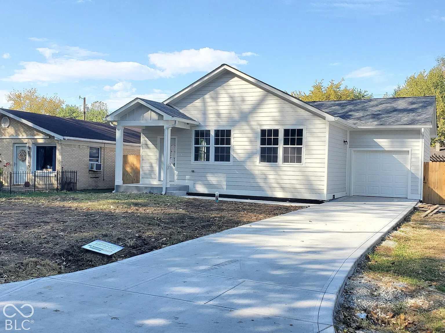 3 bed, 2.0 bath, 952 sqft, $2,200 — Photo 2