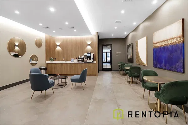Entry / hallway, photo 1