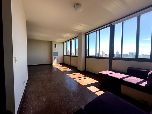 3rd image of 4850 S Lake Park Ave APT 1703