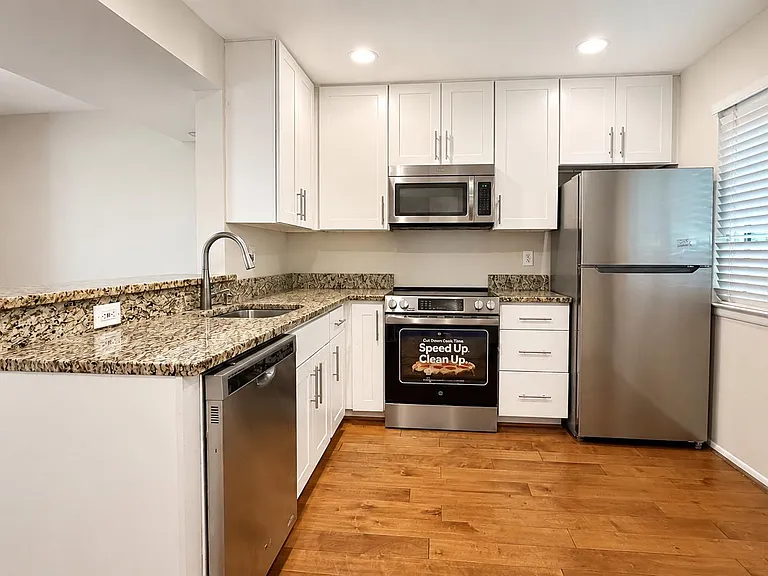 2473 Glengyle Dr #180 — Photo 2