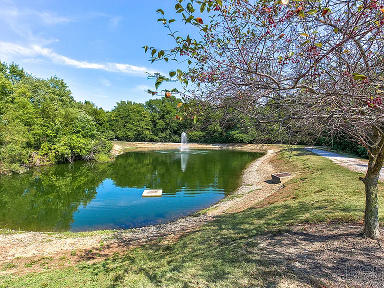 Charter Woods — Photo 30
