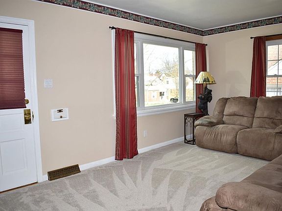 5th image of 1749 Kemper Ave