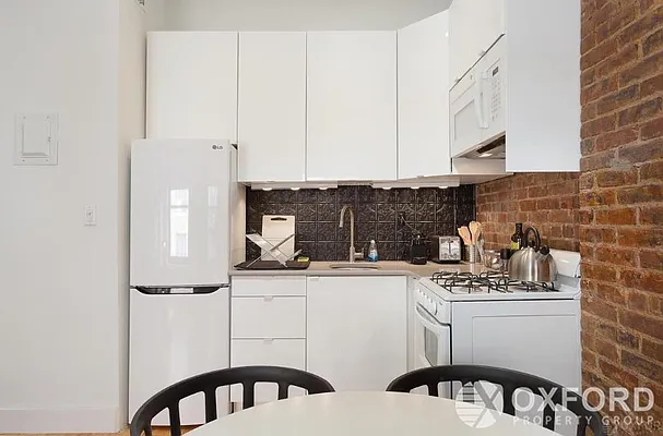 Rented by Oxford Property Group | media 18