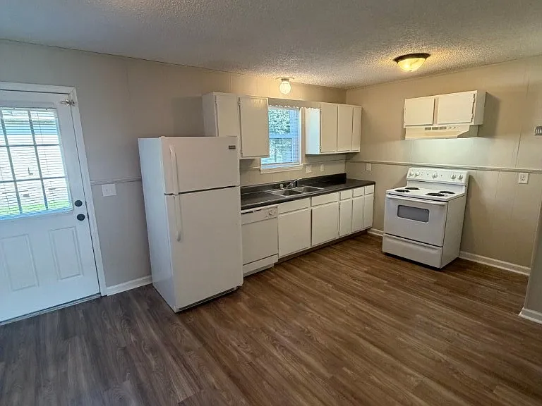 1002 Palmer Dr #5 — Photo 5