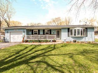 15517 N Vonachen Dr, Chillicothe, IL 61523
