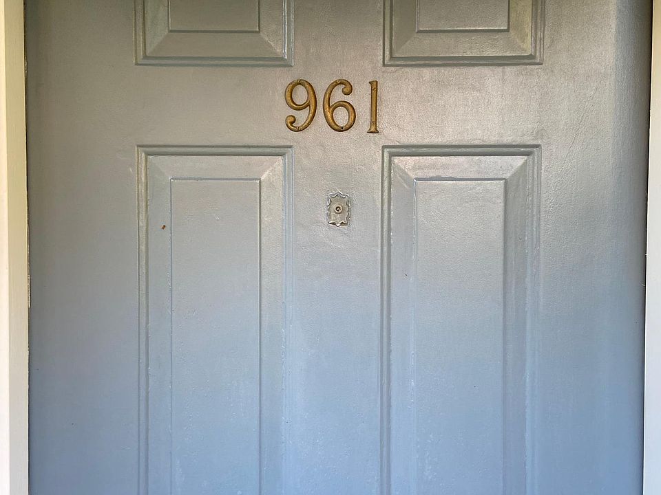 1st image of 961 Bayou Trace Dr