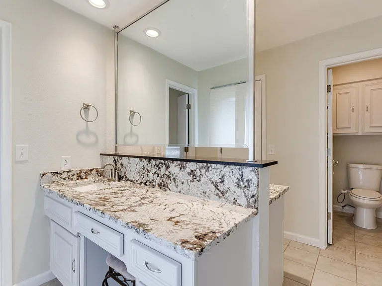 425 Provincetown Ln — Photo 28