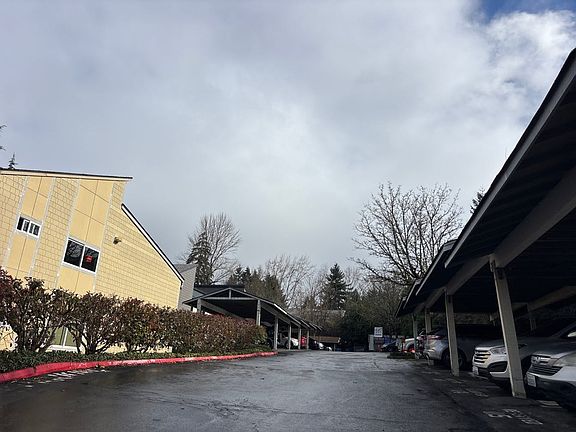 4th image of 2020 Grant Ave S APT L104