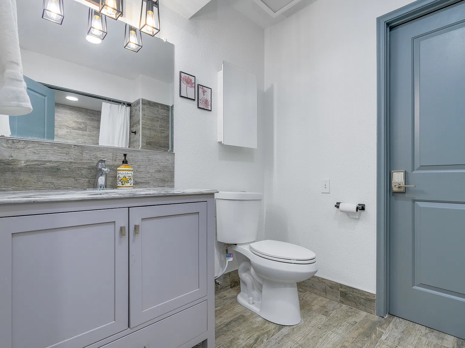 6102 E Pershing Ave — Photo 3