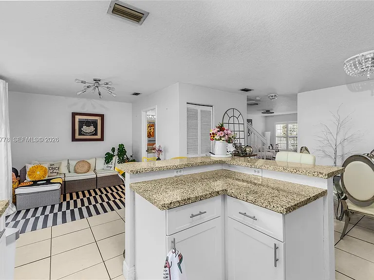2420 SW 87th Way — Photo 18