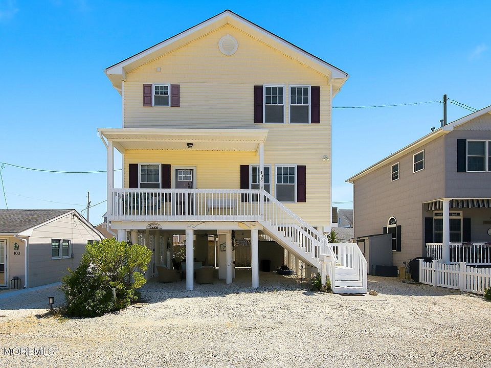 1st image of 105 Albacore Drive