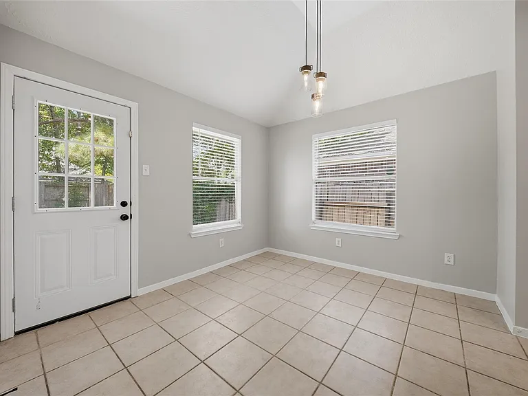 1607 Sandy Park Dr — Photo 5