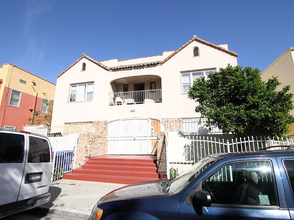 1st image of 620 N St Andrews Pl APT 1