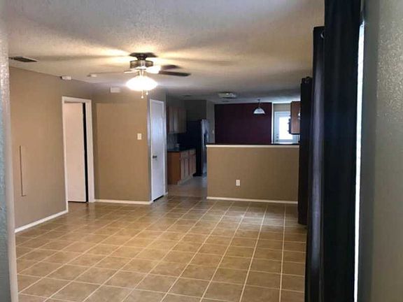 3rd image of 5021 Waterford Dr