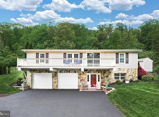520 Dellinger Rd, Mount Wolf, PA 17347