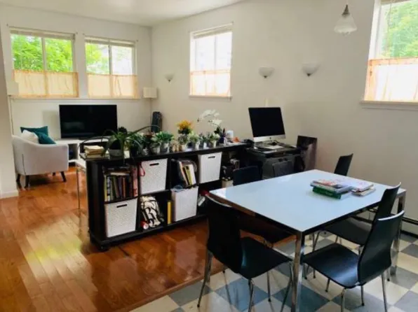 142 S Aurora St #8, Ithaca, NY 14850