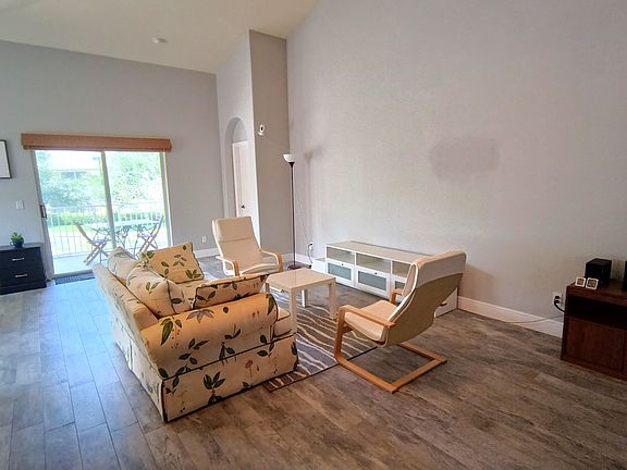 3rd image of 1040 Venetian Dr Unit 201