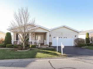 6 Rocking Horse Ln, Grayslake, IL