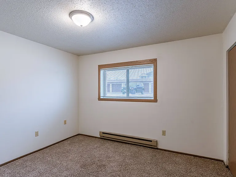 Fargo, ND Parkwood | Bedroom