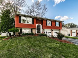 113 Longwood Dr, East Syracuse, NY 13057