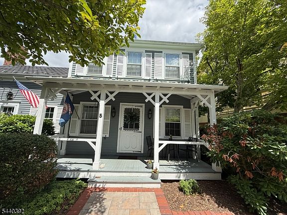4th image of 5 Murray Hill Sq