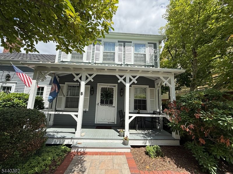 1st image of 5 Murray Hill Sq
