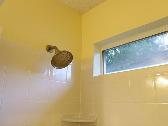 5th image of 2318 Shoal Creek Dr