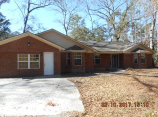 833 Lakeview Ct, Hinesville, GA 31313