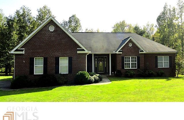 1st image of 320 Three Oaks Dr